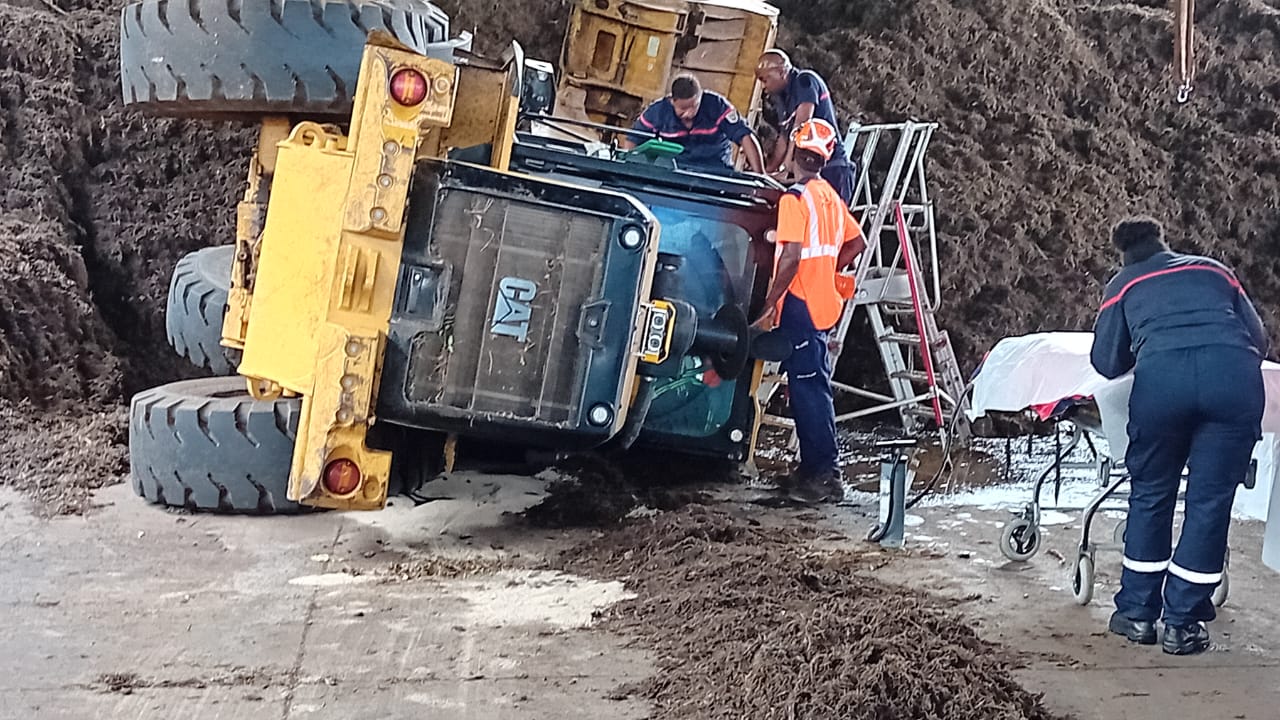 Le Conducteur D Un Engin De Chantier L G Rement Bless Au Robert